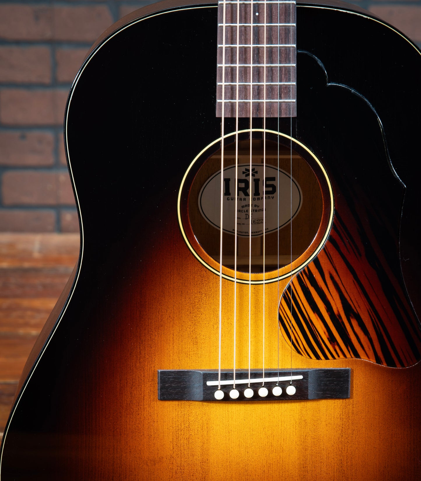 Iris DF Burst (Mahogany/Adirondack)