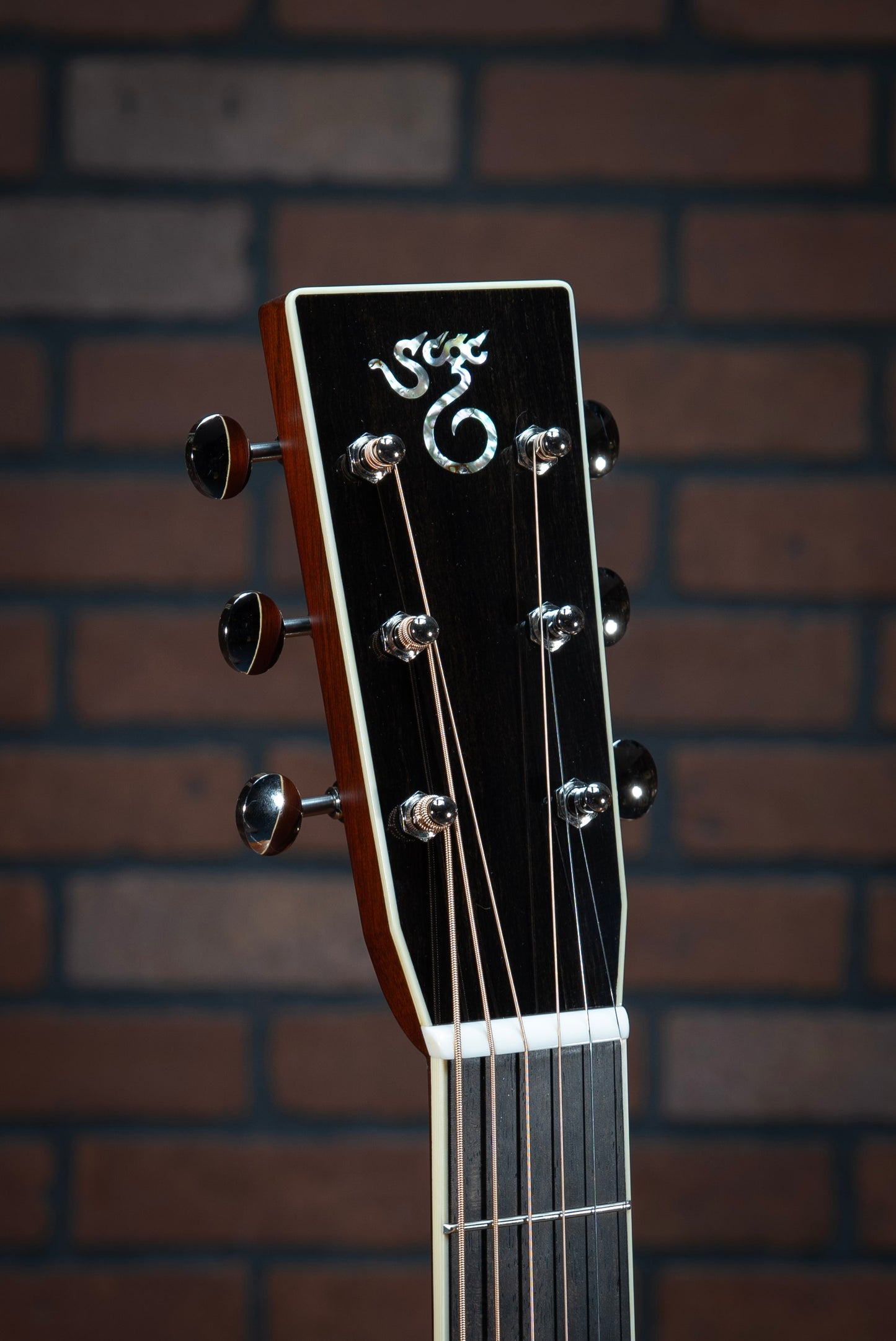 Santa Cruz OM Grand (Walnut/Sitka)