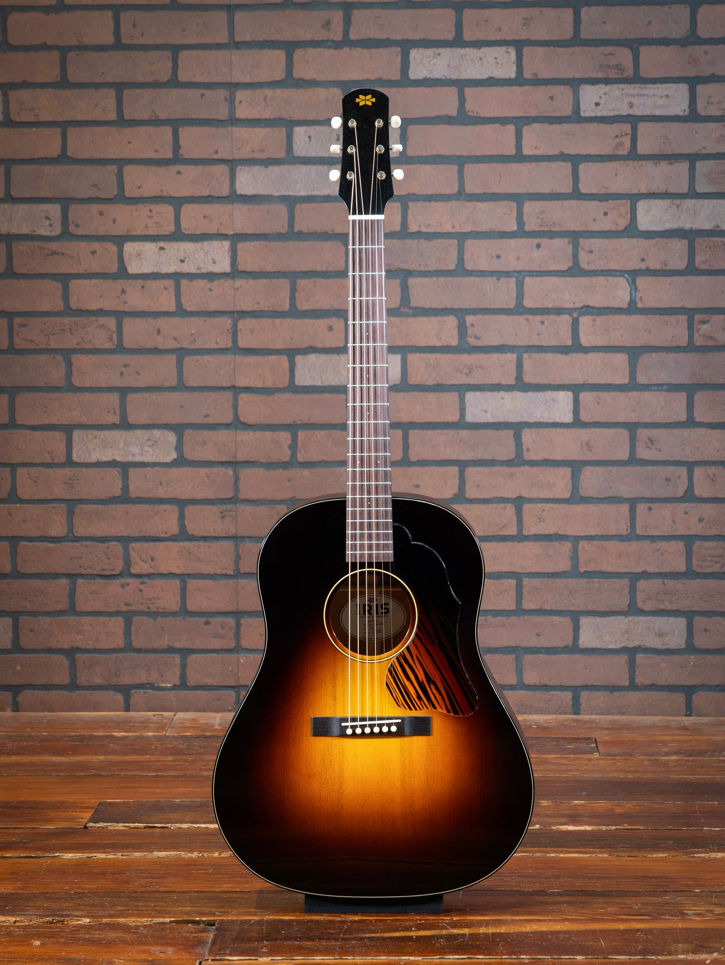 Iris DF Burst (Mahogany/Adirondack)