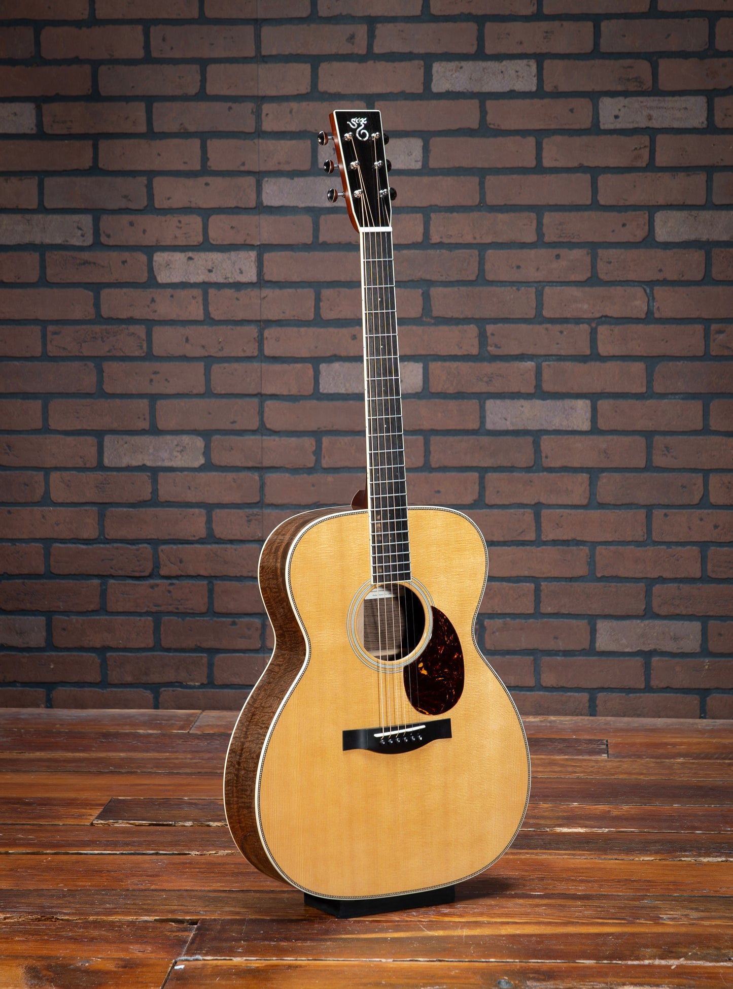 Santa Cruz OM Grand (Walnut/Sitka)