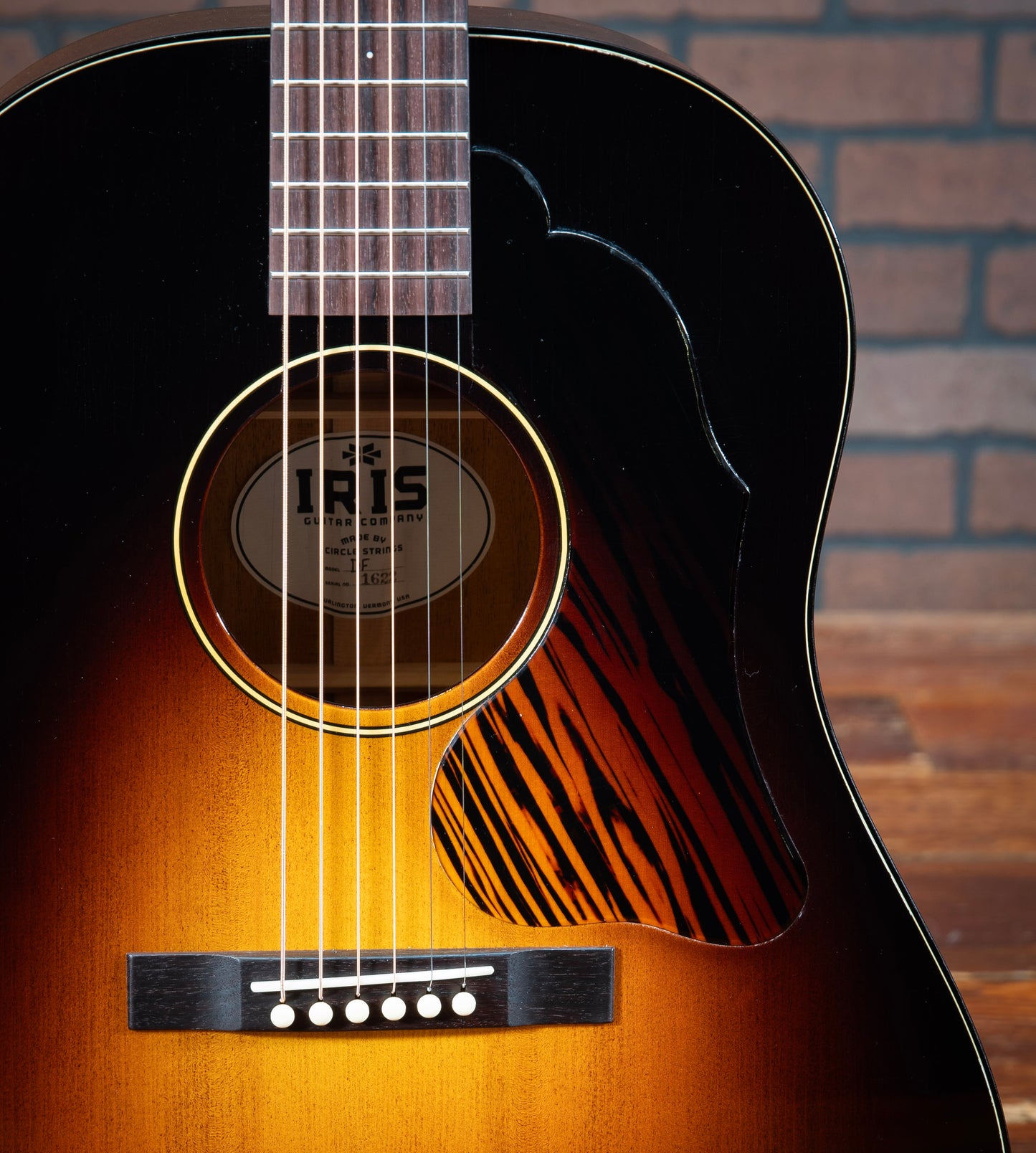 Iris DF Burst (Mahogany/Adirondack)