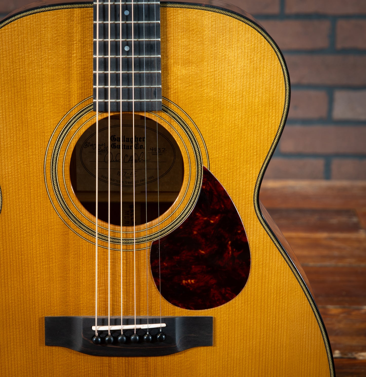 Gallagher Bluegrass Bell GA (Mahogany/Adirondack)