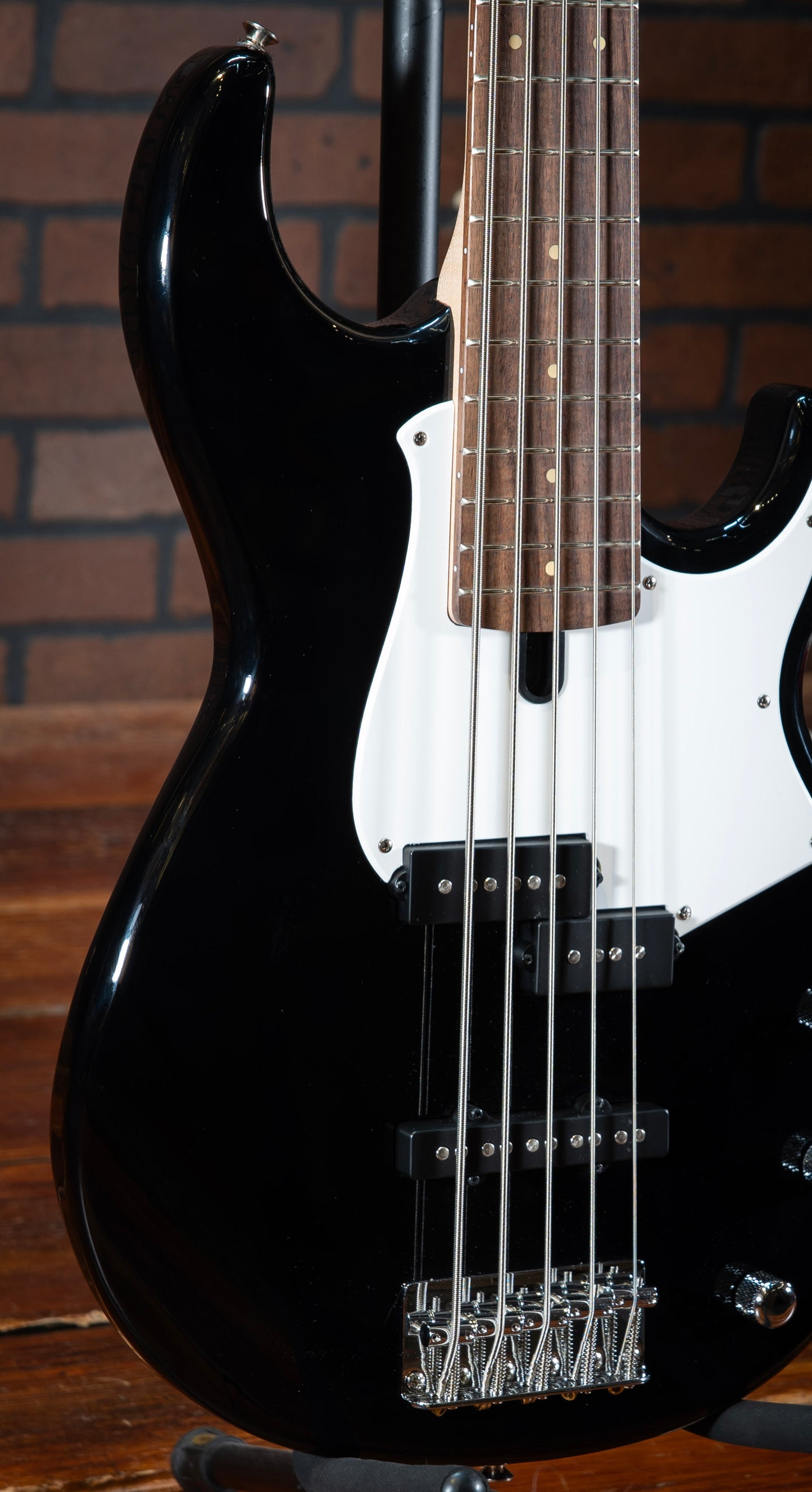Yamaha BB235 5-string Bass Guitar - Black