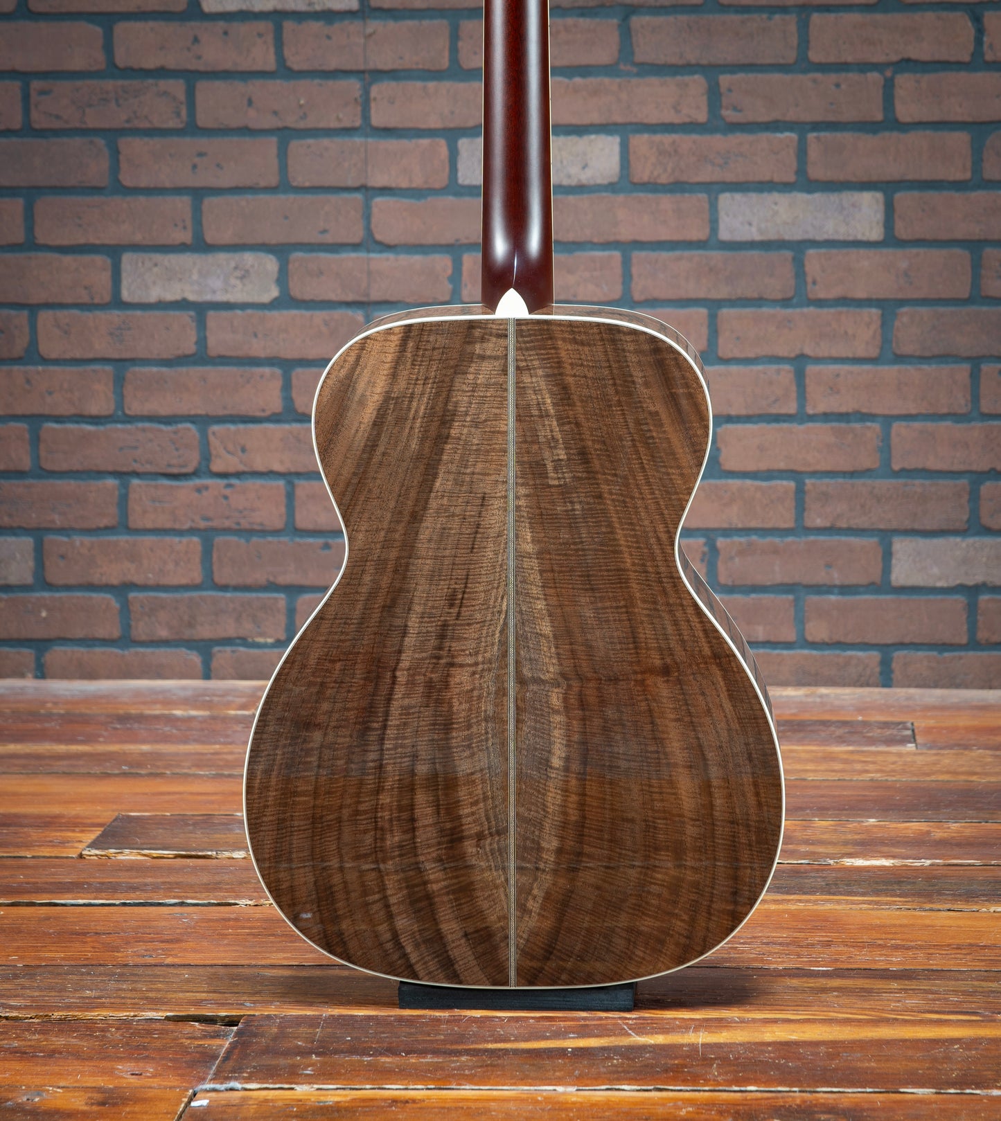 Santa Cruz OM Grand (Walnut/Sitka)